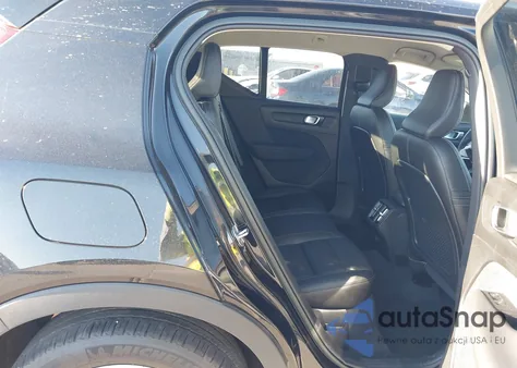 2022 Volvo Xc40 T5 Momentum z USA, uszkodzony, nr VIN YV4162UK1N2763065